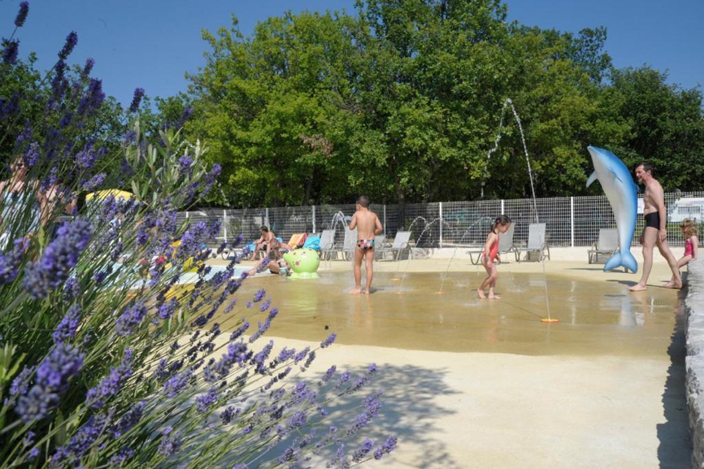 Camping Domaine De Chaussy Lagorce  Exterior photo